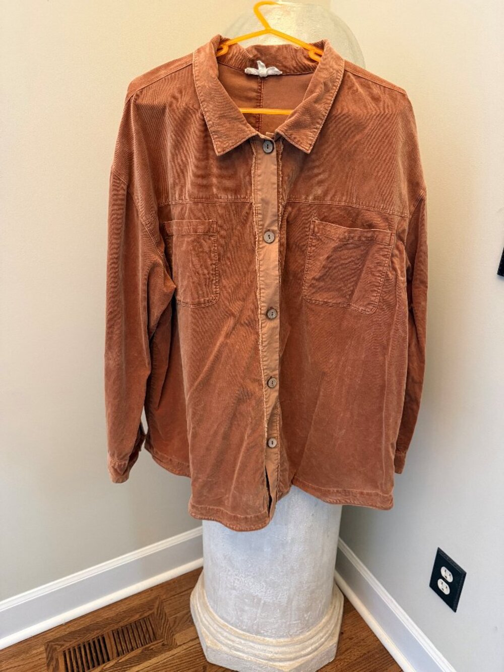 Ladies lightweight corduroy botton down shirt